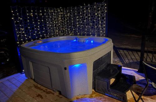 Notre-Dame-du-Rosaire Ski Chalet | Les Domes de la Riviere Alick A - SPA & River