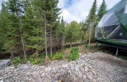 Notre-Dame-du-Rosaire Ski Chalet | Les Domes de la Riviere Alick B - Riviere et SPA