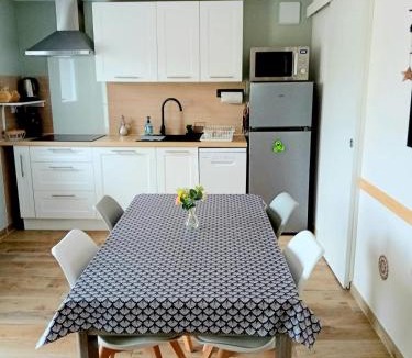 Matour House | Les Douglas