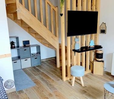 Matour House | Les Douglas