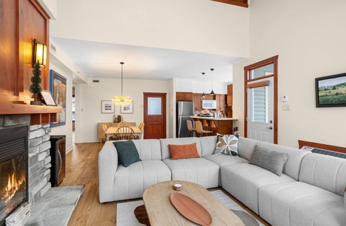 Tremblant-Les-Eaux House | Les Eaux | 3BR, Sauna, Fireplace & Jacuzzi Access