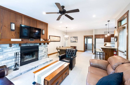 Tremblant-Les-Eaux Condo | Les Eaux Tremblant Luxury Chalet: Ski, Pool, Spa