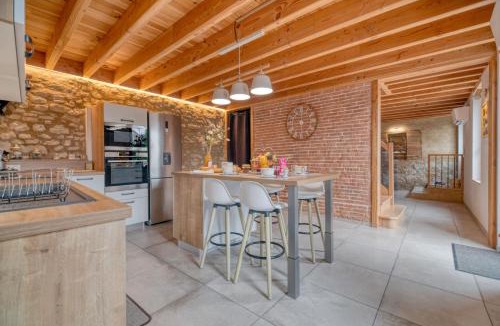 Caraman House | Les Echaunes