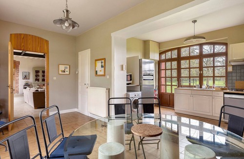 Ambillou Villa | Les Ecuries – Domaine de la Trigalière with Shared Pool