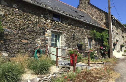 Laniscat House | Les Ecuries is a modern renovated barn