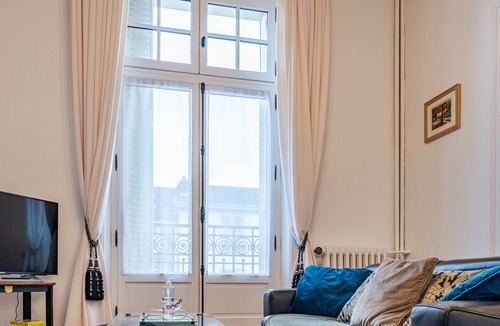 Limoges Apartment | "Les Effrontés" * Louis Blanc, Charming Apartment