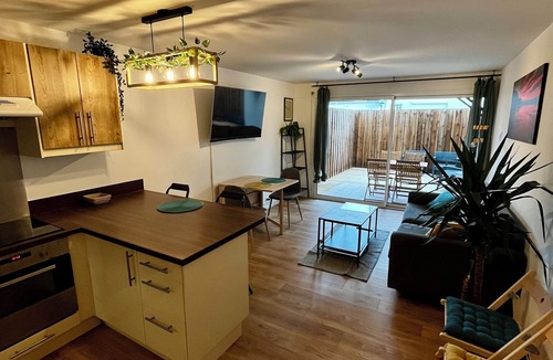 Morgat Apartment | Les Embruns - Centre Morgat with parking space, 1 bedroom, sleeps 4