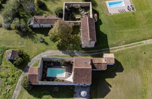 Champagne-et-Fontaine House | Les Escures 2