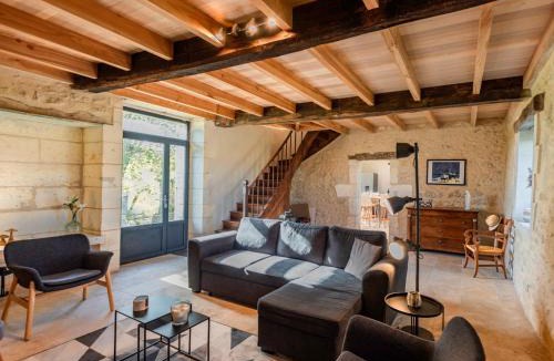 Champagne-et-Fontaine House | Les Escures 2