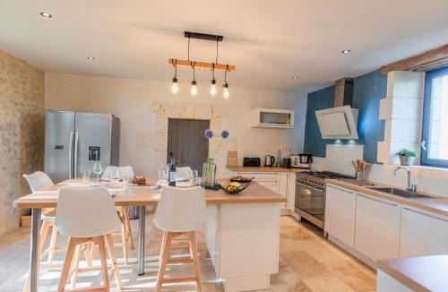 Champagne-et-Fontaine House | Les Escures 2