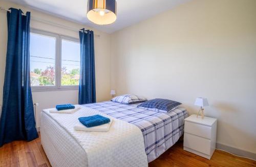 Aire-sur-l'Adour Apartment | Les Esquirous - Maison entière - Jardin - Parking privé - Fibre - 6 pers max