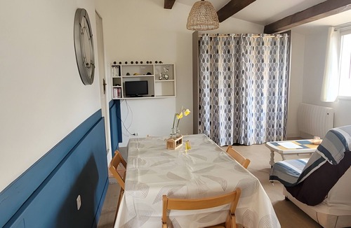 Rousson House | Les fées du gard - gîte lutin - Accommodation & Well-Being