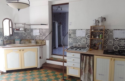 Dauphin House | Les Favouilles
