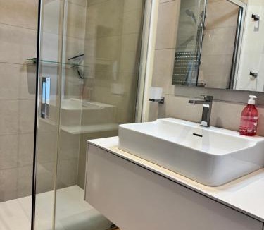Paroisse Saint-Vincent-de-Paul Apartment | Les Fenêtres du Parc