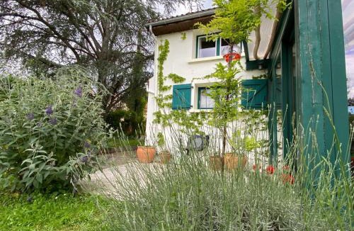 Chantenay-Saint-Imbert Villa | Les feuilles jaunes