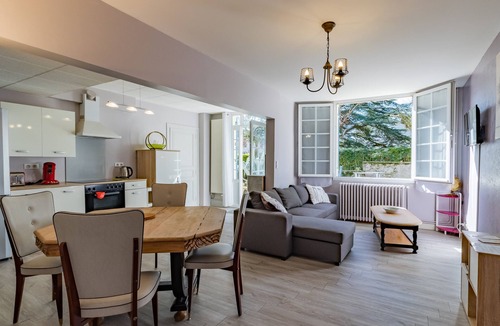 Le Fleix Apartment | Les Fleurs - Appt avec piscine partagée