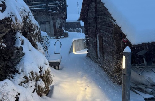 Heremence Apartment | Les Flocons - Cosy apartment with private terrace