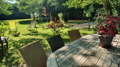 La Gree-Saint-Laurent House | Les Floralis