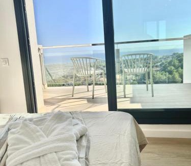 Castellet i la Gornal Villa | Les Flors de Cunit Villa Cedra