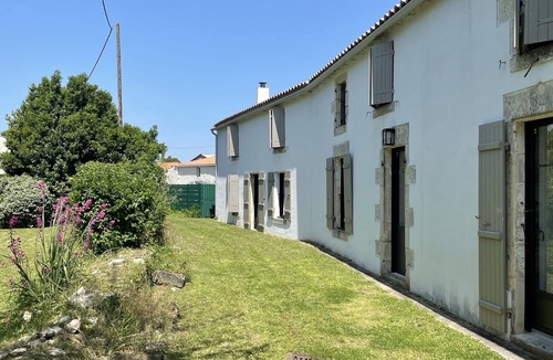 Saint-Jean-de-Liversay House | Les Frênes Bleus, Belle charentaise, calm and greenery between île de ré and La VV