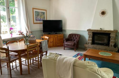 Landivy House | Les Freuberts 24