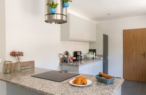 Fleurines Condo | Les Gîtes D'Halatte