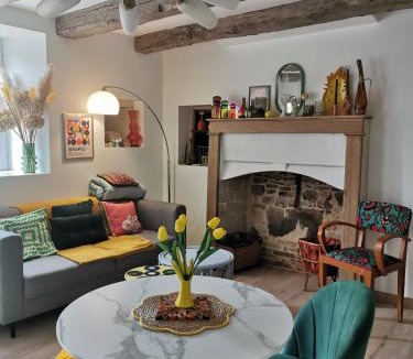 Rom House | Les Gîtes de la Roche Élie
