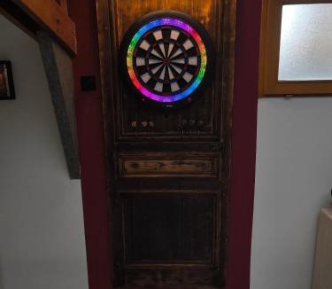 Andres House | Les Gîtes KARMA Grande maison de 180m au calme avec véritables billard anglais babyfoot et cible fléchettes