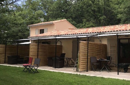 Cereste Apartment | Les Gîtes Nature en Luberon - LE Patio 3