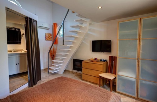 Lauris Bed & Breakfast | Les Gargoulettes