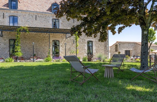 Saint-Christophe-du-Bois House | Les Genêts - PMR gîte - pets welcome