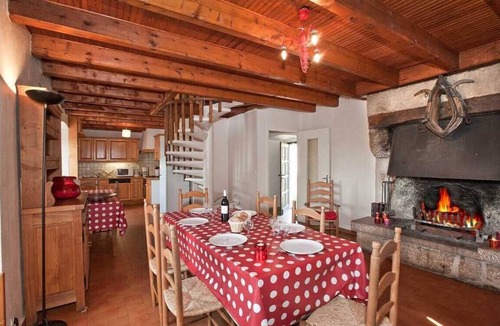 La Canourgue House | Les Genévriers in Conques