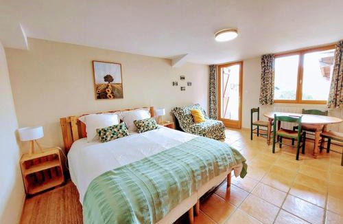 Monties House | Les Gites de Campardon - Gite Tournesols et Coquelicots