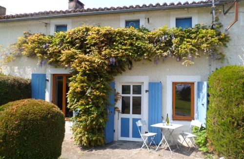 Moncoutant Cottage | Les Gites de la Bodiniere - Rural 3 gite complex