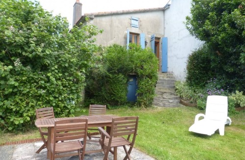 Moncoutant Cottage | Les Gites de la Bodiniere - Rural 3 gite complex