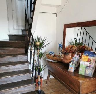 Ebreuil Villa | Les Gites de Louisette 1886