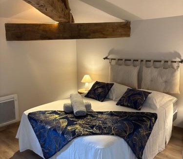 Les Epesses Apartment | Les Glaneuses - 2 logements en centre bourg de 4 à 10 personnes à 3 min du Puy duFou