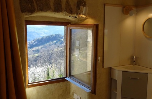 Gluiras House | "Les Glycines" by Interhome