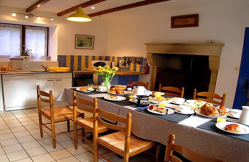 Vernoux-en-Gatine Cottage | Les Glycines Gites