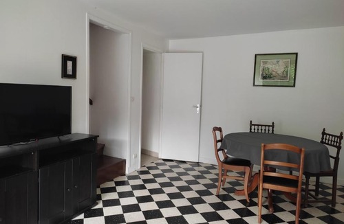 Vulaines-sur-Seine House | Les Glycines