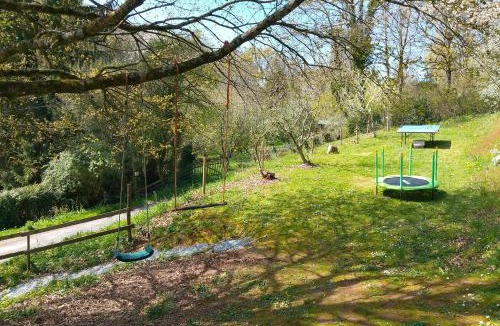 Vernoux-en-Gatine House | Les Glycines Gîtes - La Roche gîte - Heated swimming pool - garden spa - fenced garden for dogs
