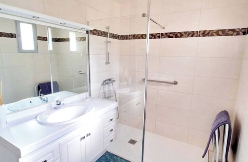 Bonneil House | Les Glycines - Maison Avec bel Extérieur