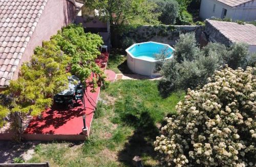 Brignac Villa | Les Glycines-Villa climatisée-Piscine-BBQ-Parking