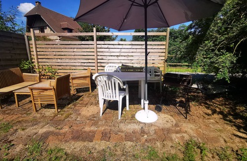 Fiquefleur-Equainville Apartment | Les grands pins 10 minutes from Honfleur