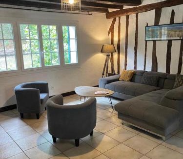 Lesperon House | Les grandes bruyères