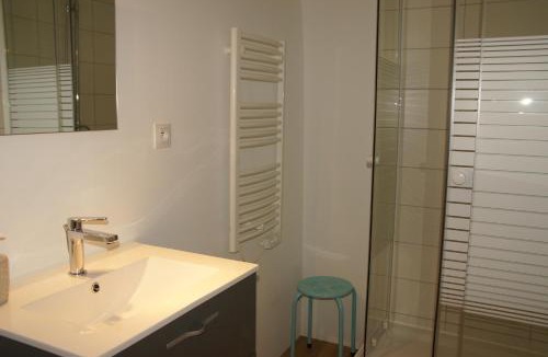 Le Vivier-sur-Mer Bed & Breakfast | Les Greniers De Blanche