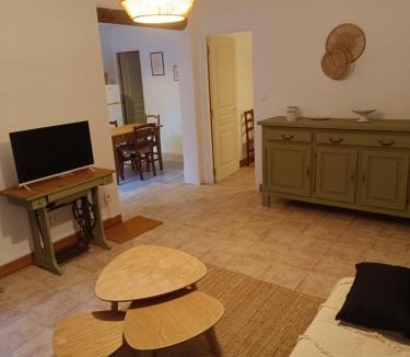 Bagnols-sur-Ceze Apartment | les grillons