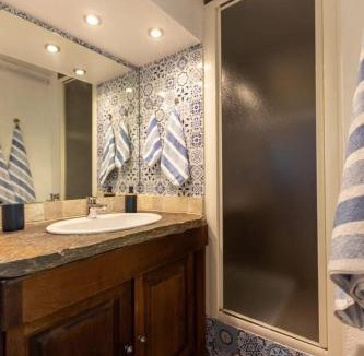 Saint-Frezal-de-Ventalon House | Les Hôtes du Chataignier