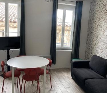 Centre Historique Apartment | Les Halles d'Isa et Thomas