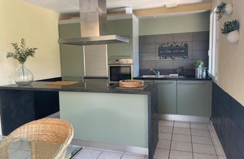 Embres-et-Castelmaure House | Les hauts d'Embres piscine et WIFI